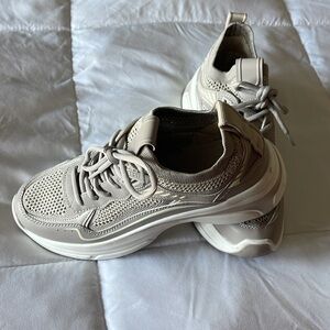 H&M Fashioned sneakers